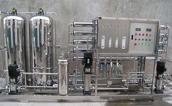 �μ�(j��)���B͸����ˮ�O(sh��)��ԭ����������B���D�ģ�