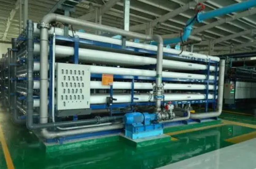 ���B͸�O��ϵ�y